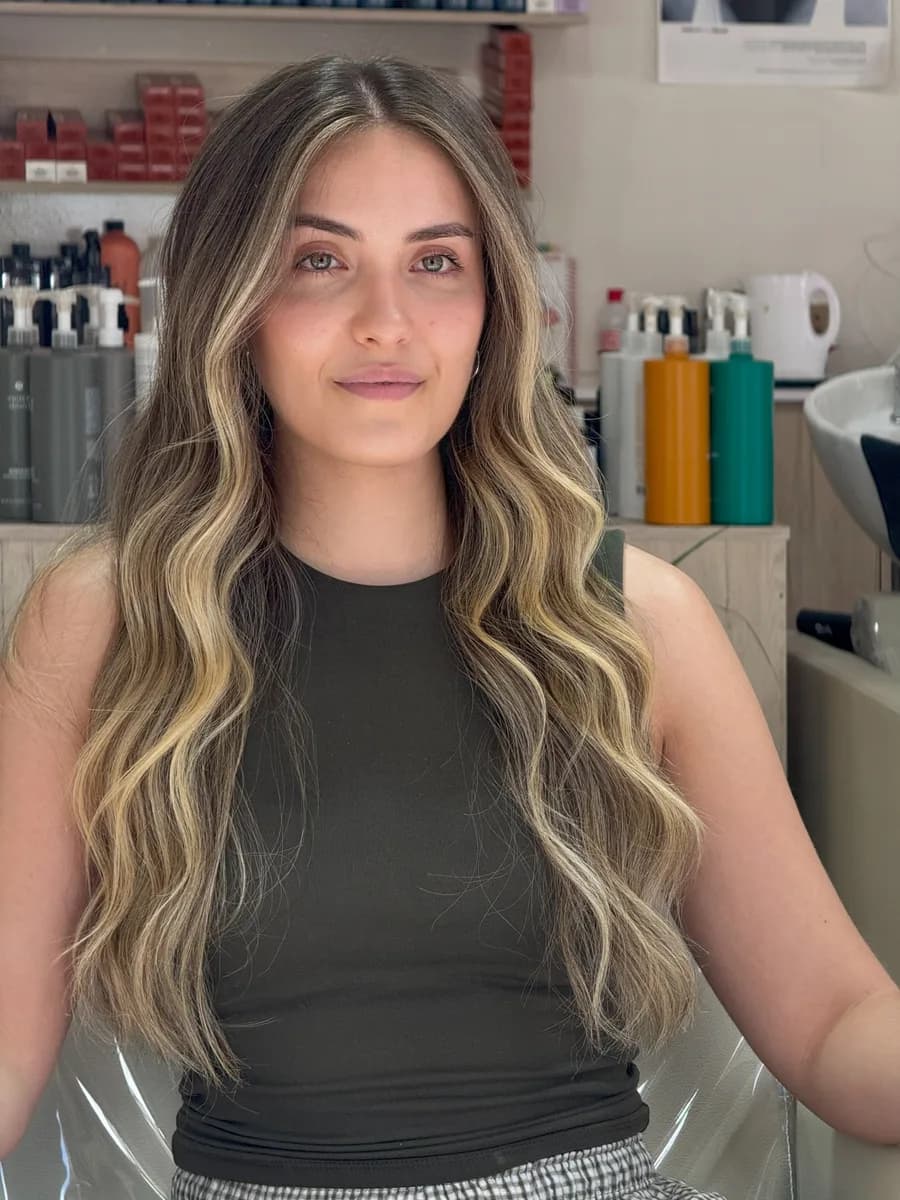 Melena con balayage, resultado del servicio de color